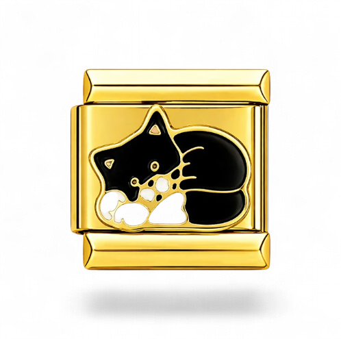 Lying cat